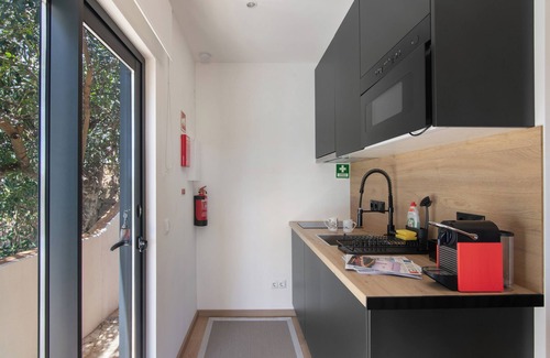 Sao Bras de Alportel Apartment | Apartment 'Tiny House' with Mountain View, Wi-Fi and Air Conditioning