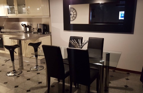 Sao Felix Da Marinha Apartment | Apartment with Terrace and Pool for 5 people 10 km from Porto