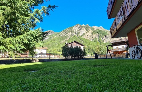 Cogne Apartment | Apartment 'Punta Ceresole 4061 Maison Gerard' with Mountain View, Shared Garden and Wi-Fi