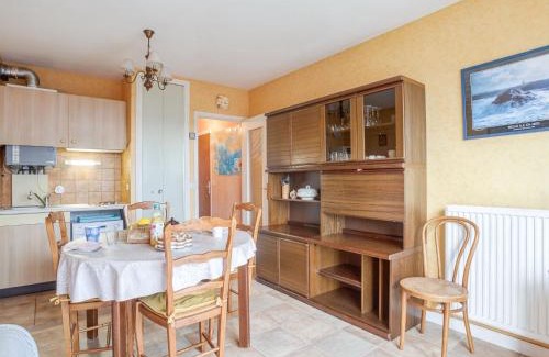 Quiberon Apartment | Apartment Résidence Les Béniguets by Interhome