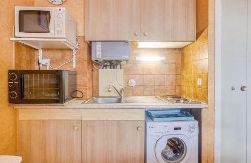 Quiberon Apartment | Apartment Résidence Les Béniguets by Interhome