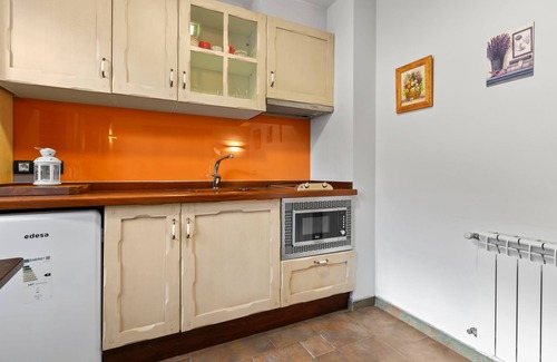 Vegadeo Apartment | Apartment 'R De Alborada Del Eo' with Mountain View, Private Terrace and Wi-Fi