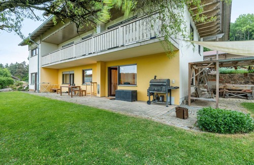 Zandt Apartment | Apartment 'Raab' with Shared Pool, Private Terrace and Wi-Fi