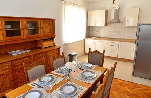Milcetici Apartment | Apartment REA 4 + 2 * With balcony and sea view, air conditioning