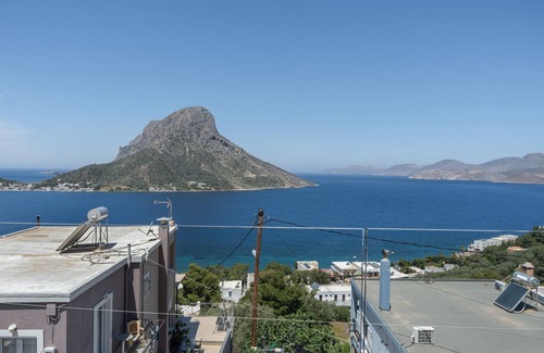 Mirties Apartment | Apartment 'Regina 2' with Sea View, Wi-Fi and Air Conditioning