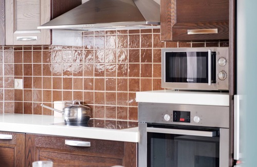 Frinion Apartment | Apartment 'Remvi House 1' with Sea View, Wi-Fi and Air Conditioning