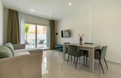 Villa San Pietro Apartment | Apartment "Residence Meridian Unità 1" Near the Beach with Mountain View