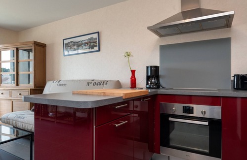 Saint-Philibert Apartment | Apartment 'Résidence Mer Et Pins' with Private Terrace and Balcony