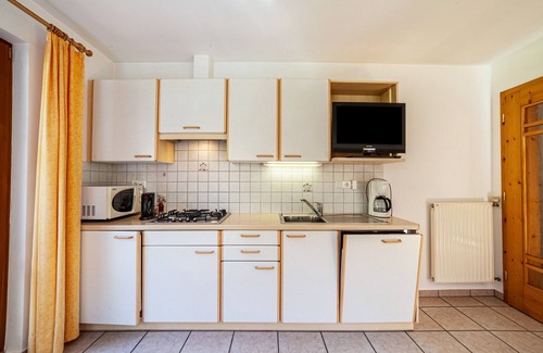 Curon Venosta Apartment | Apartment 'Rieglhof Geiernest' with Mountain View, Garden & Wi-Fi