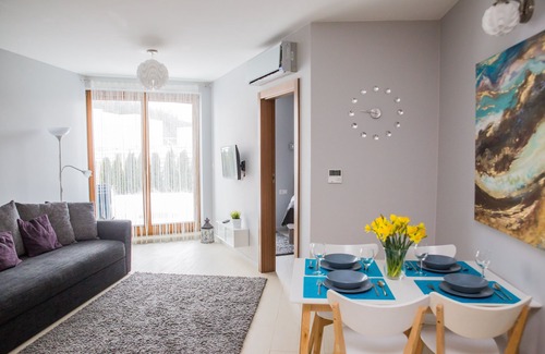 Cetniewo Apartment | Apartment Riviera 38m2, 4pax, Internet, Terrace, Parking, Lift, AC