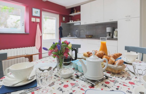 Pontrieux Bed & Breakfast | Apartment "Room 2nd Floor" with Shared Terrace, Shared Garden and Wi-Fi