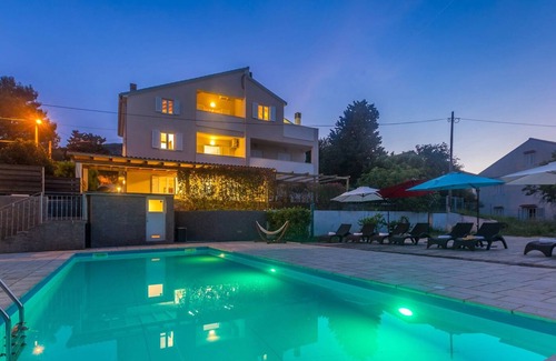 Nerezine Apartment | Apartment ROSE with large heated pool 50m2 and sea view
