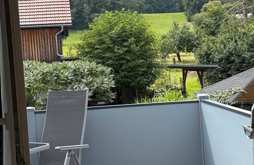 Kurort Gohrisch Apartment | Apartment 'Rotkehlchen' with Mountain View, Private Garden and Wi-Fi