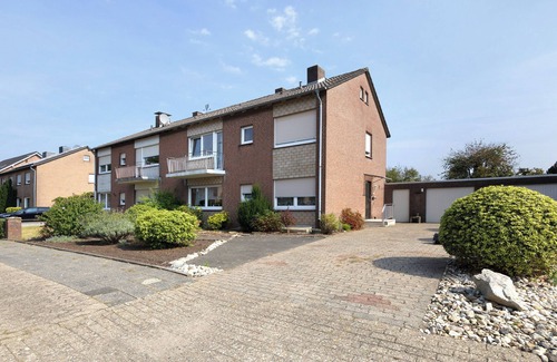 Kevelaer Apartment | Apartment 'Ruhiges Appartement Am Stadtrand' with Balcony and Wi-Fi