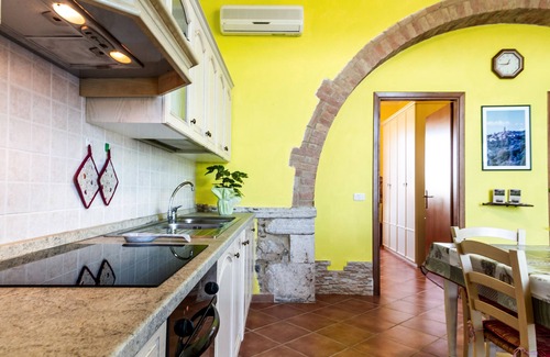 Magliano in Toscana Apartment | Apartment 'Stalla' with Shared Garden, Wi-Fi and Air Conditioning
