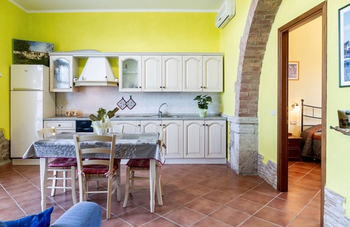 Magliano in Toscana Apartment | Apartment 'Stalla' with Shared Garden, Wi-Fi and Air Conditioning