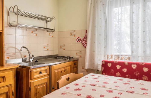 Livinallongo del Col di Lana Apartment | Apartment 'Samont Appartment 1' with Mountain View, Shared Garden and Wi-Fi