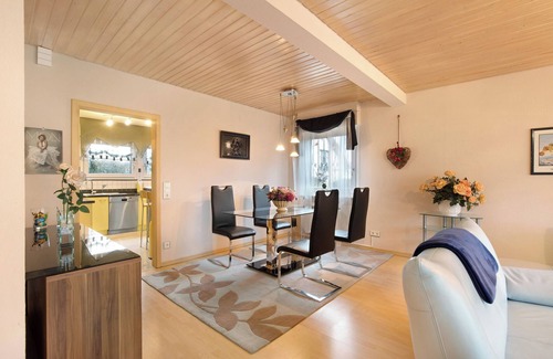 Berghulen Apartment | Apartment 'Sandra' with Private Terrace and Wi-Fi