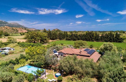 Girasole Apartment | Apartment 'Santina' with Mountain View, Wi-Fi and Air Conditioning