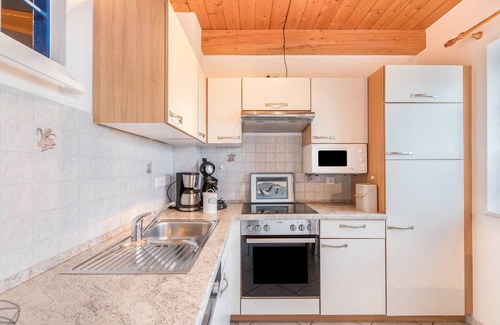 Westerhever Apartment | Apartment "Schäferhof Dircks 4" with Garden & Wi-Fi