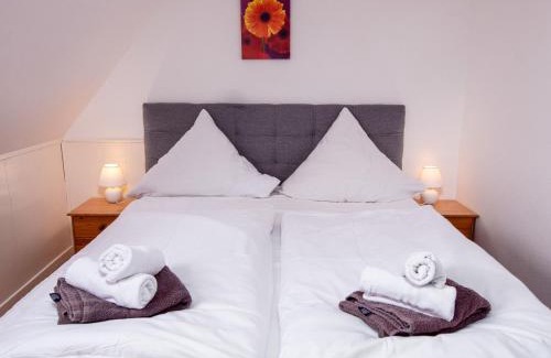 Norddeich Apartment | Apartment Schwalbennest III by Interhome
