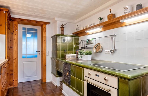 Loffingen Apartment | Apartment 'Schwarzwaldstüble' with Mountain View, Private Terrace and Wi-Fi
