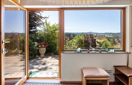 Saig Apartment | Apartment 'Schwarzwaldglück' with Mountain View, Terrace and Wi-Fi