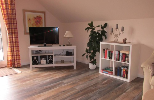 Hanstedt Apartment | Apartment 'Schwienautal' with Private Garden and Balcony