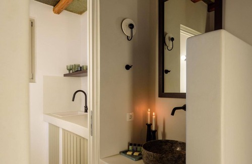 Ano Meria House | Apartment 'Seascape Suite 2' with Sea View, Wi-Fi and Air Conditioning
