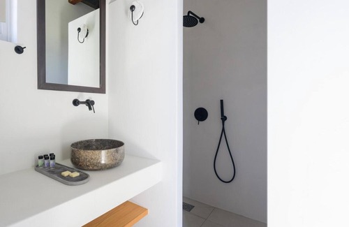 Ano Meria House | Apartment 'Seascape Suite 4' with Sea View, Wi-Fi and Air Conditioning