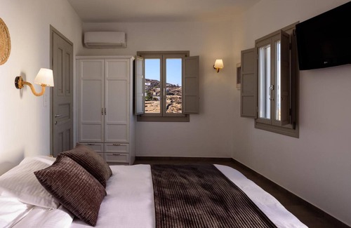 Ano Meria House | Apartment 'Seascape Suite 5' with Sea View, Wi-Fi and Air Conditioning
