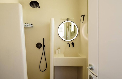 Ano Meria House | Apartment 'Seascape Suite 5' with Sea View, Wi-Fi and Air Conditioning