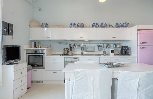 Psathi Apartment | Apartment 'Seaview House Upper Floor' with Sea View, Wi-Fi and Air Conditioning