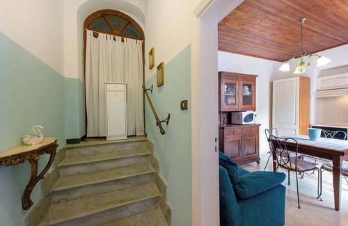 Sestri Ponente Apartment | Apartment 'Sestri Ponente House' with Shared Garden, Wi-Fi and Air Conditioning