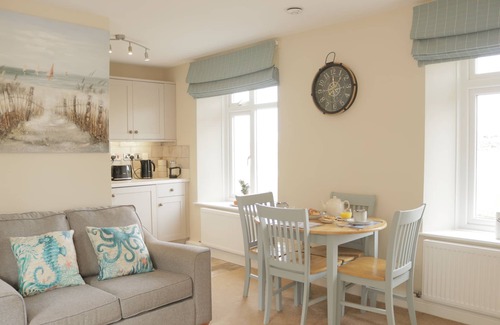 Thurlestone Apartment | Apartment set in stunning grounds with coastal views & access to coastal paths