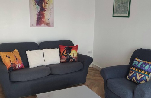 Colchester Apartment | Apartment - Sleeps 4 - Parking - WiFi