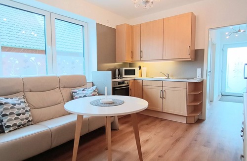 Neuenwalde Apartment | Apartment "Sloop Fein" with Private Terrace & Wi-Fi