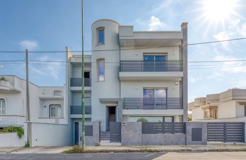 Tricase Apartment | Apartment 'Smeraldo' with Balcony, Wi-Fi and Air Conditioning