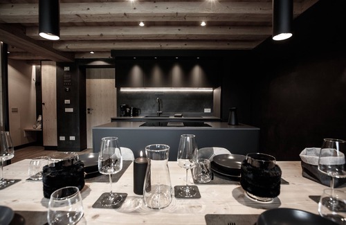 Livigno Ski Chalet | Apartment 'Snow Villa Genf' with Mountain View, Shared Spa Area and Garden