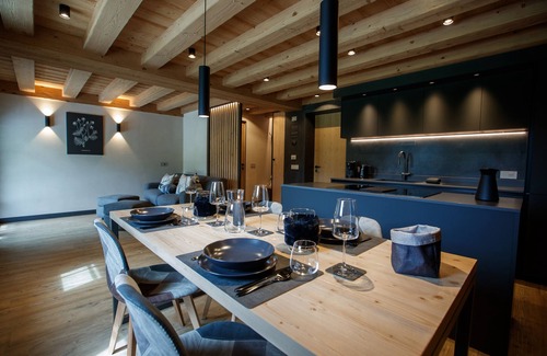 Livigno Ski Chalet | Apartment 'Snow Villa Genf' with Mountain View, Shared Spa Area and Garden