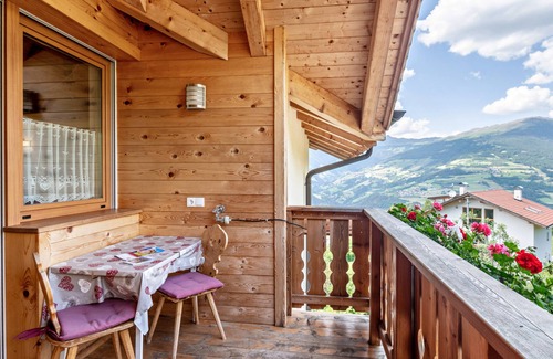 Laion Apartment | Apartment 'Solerhof Romantik' with Mountain View, Shared Garden and Wi-Fi