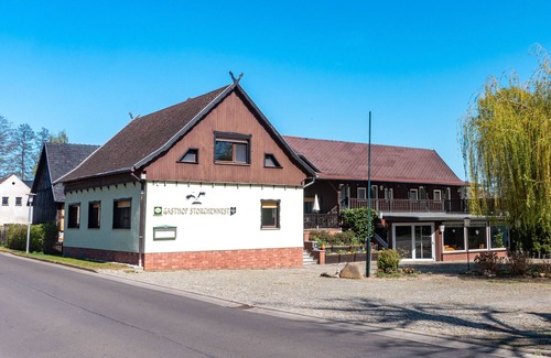 Vetschau/Spreewald Apartment | Apartment 'Storchennest' with Shared Garden and Wi-Fi