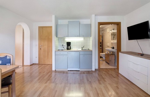 Naturno Apartment | Apartment 'Stark' with Mountain View, Shared Terrace and Wi-Fi