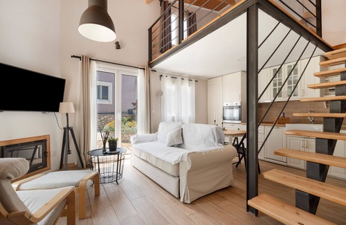 Exanthia House | Apartment 'Stathis Suite' with Sea View, Wi-Fi and Air Conditioning