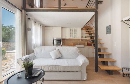 Exanthia House | Apartment 'Stathis Suite' with Sea View, Wi-Fi and Air Conditioning