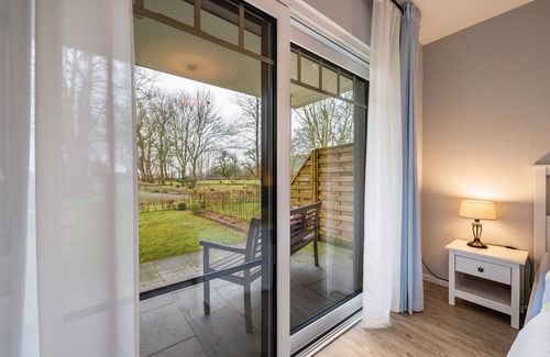 Leck Apartment | Apartment 'Steensen' with Private Terrace, Private Garden and Wi-Fi