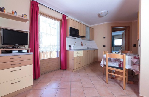 Livigno Apartment | Apartment "Stefano 1" with Mountain View, Wi-Fi & Garden