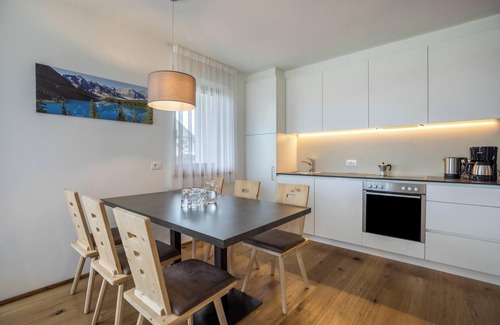 Santo Stefano Apartment | Apartment "Stefansdorf Wohnung 5" with Mountain View, Wi-Fi, Garden & Balcony