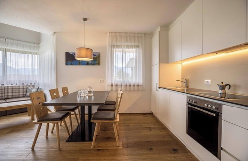 Santo Stefano Apartment | Apartment "Stefansdorf Wohnung 5" with Mountain View, Wi-Fi, Garden & Balcony