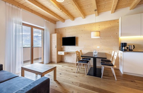 Santo Stefano Apartment | Apartment "Stefansdorf Wohnung 7" with Mountain View, Wi-Fi, Garden, Balcony & BBQ